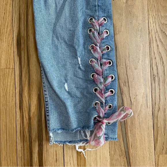 Anthro Pilcro and the Letterpress Floral Lace Up Raw Hem Slim Straight Jeans 30 - Picture 2 of 15
